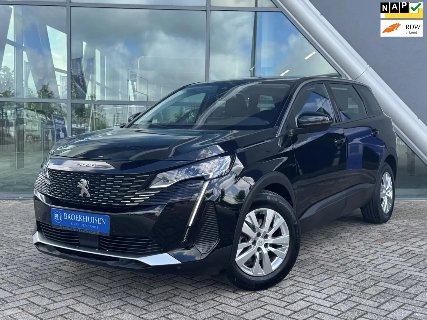 Peugeot 5008 1.2 PureTech 7 Pers. Allure Pack 131pk Automaat / Nero - 1
