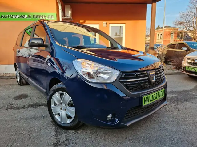 Dacia Lodgy Comfort 1.6 SCe mit SHZ/NAVI/R-CAM/AHK