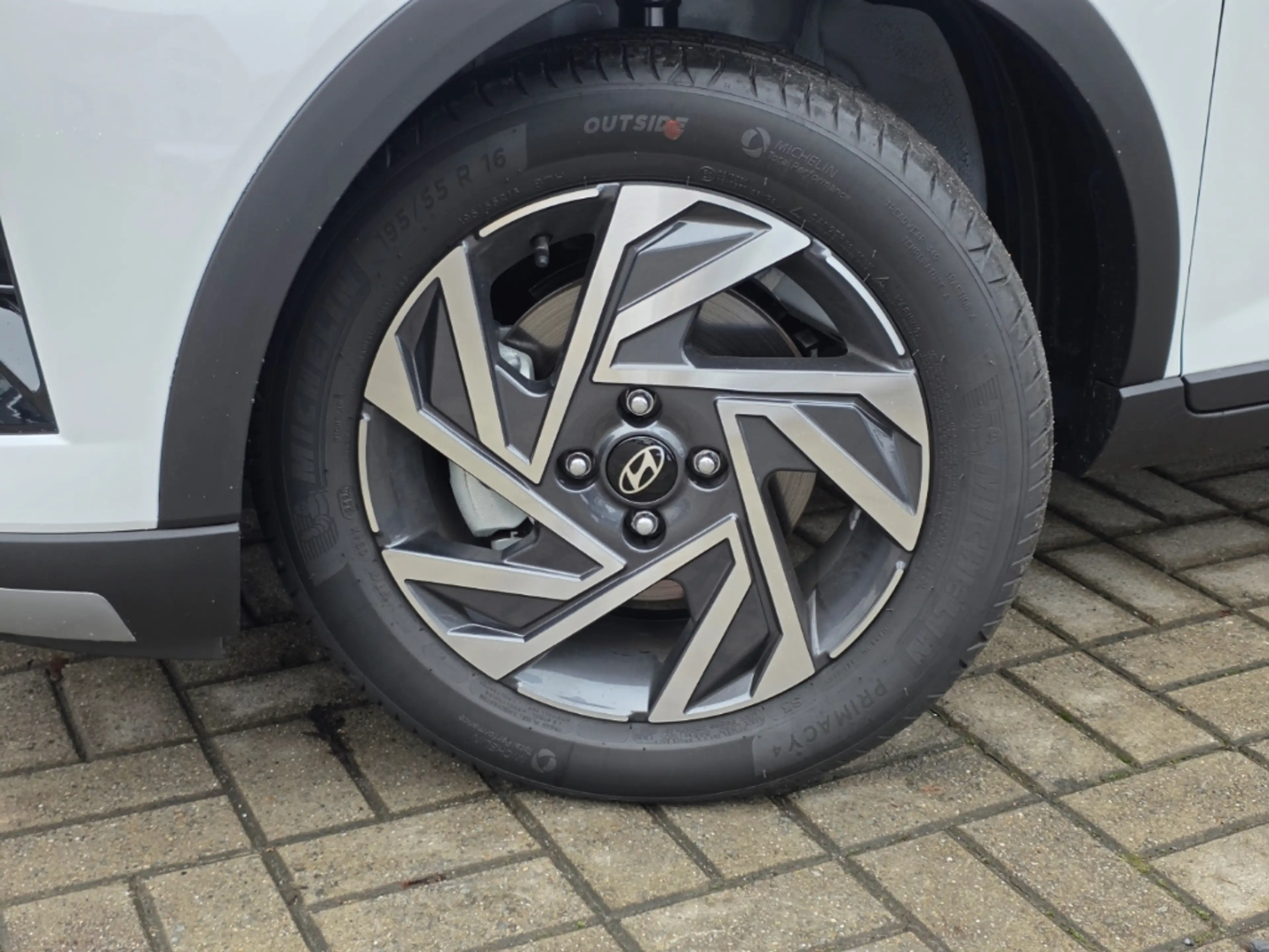 Hyundai BAYON 1.0 T-GDI M/T Trend, Navi, Kamera, Voll-Led, PDC, — photo 5