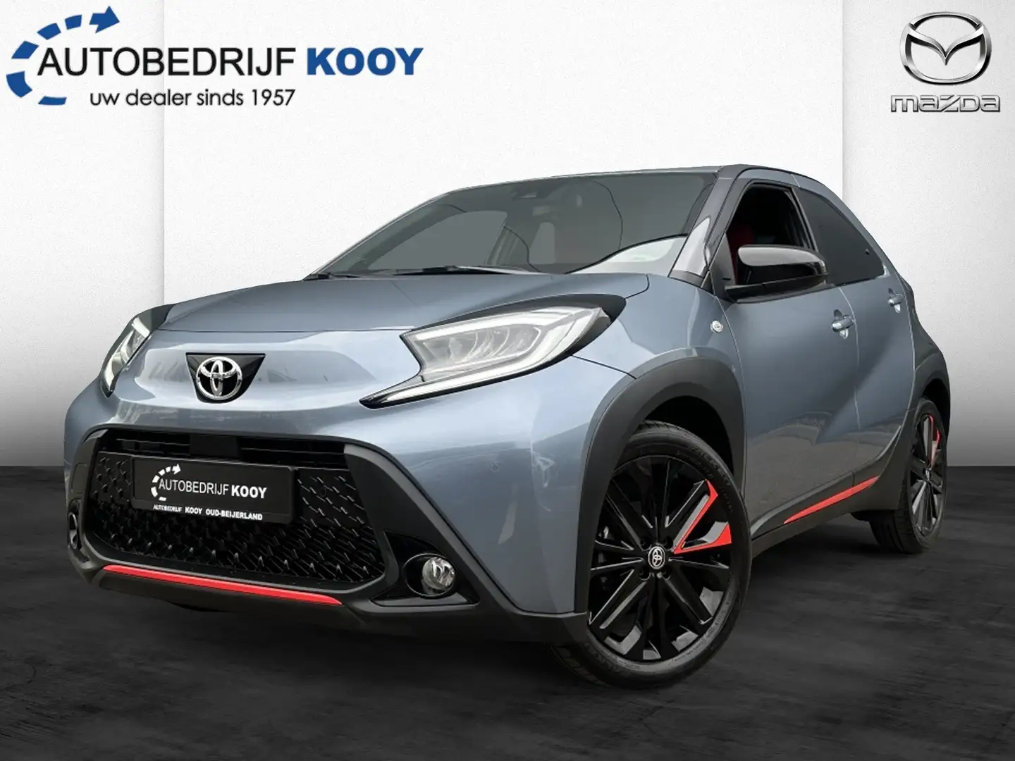 Toyota Aygo X 1.0 VVT-i Premium / UNDERCOVER JUN TAKAHASHI Gris - 1