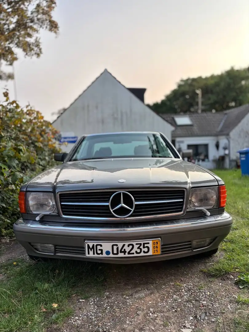 Mercedes-Benz 560 SEC - 1