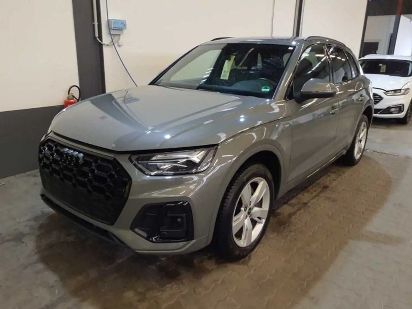 Audi Q5 2.0 TDI 40 TDI quattro S line Mild-Hybrid Gri - 2