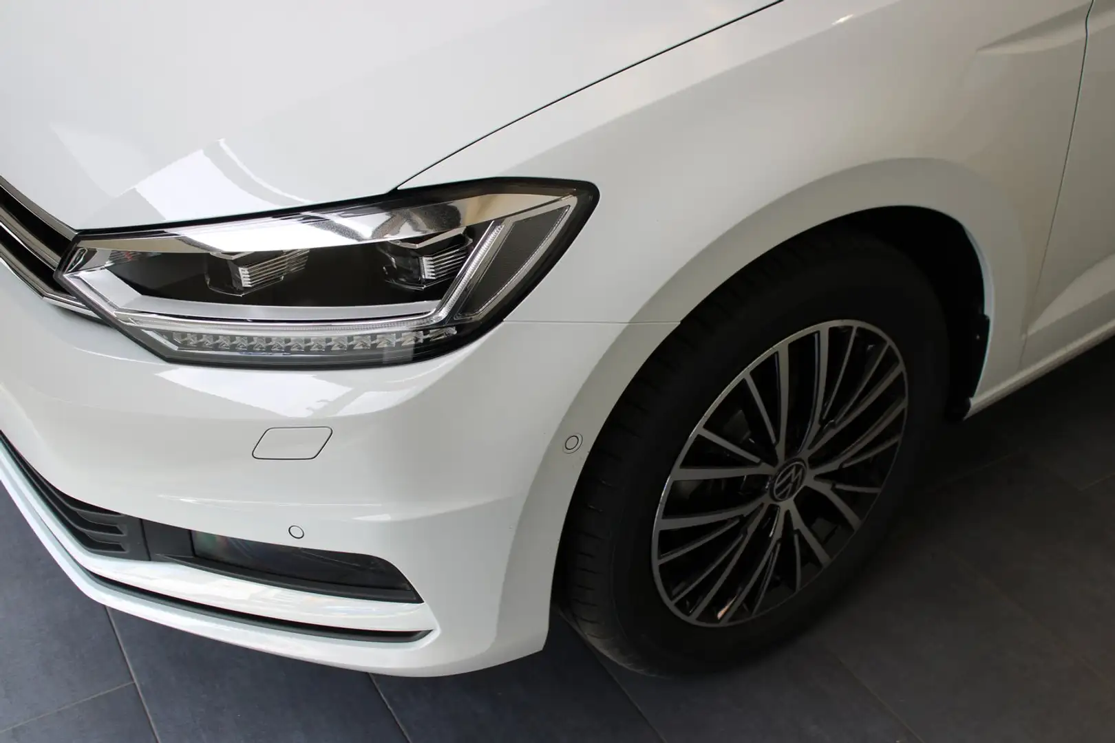 Volkswagen Touran Friends TDI DSG Weiß - 2