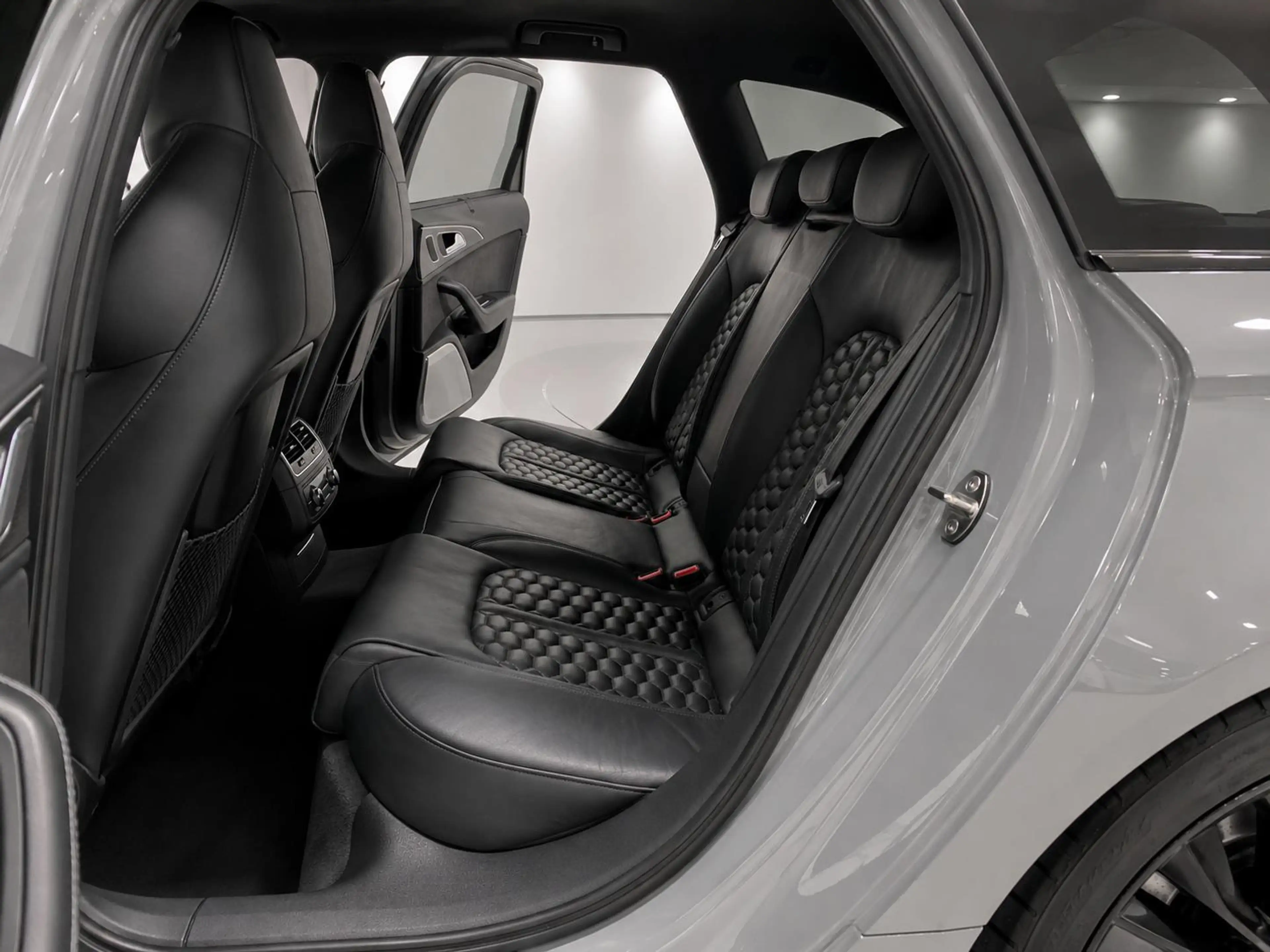Audi RS6 Avant RS6 quattro perfomance Carbon Alcantara-Heme — photo 5