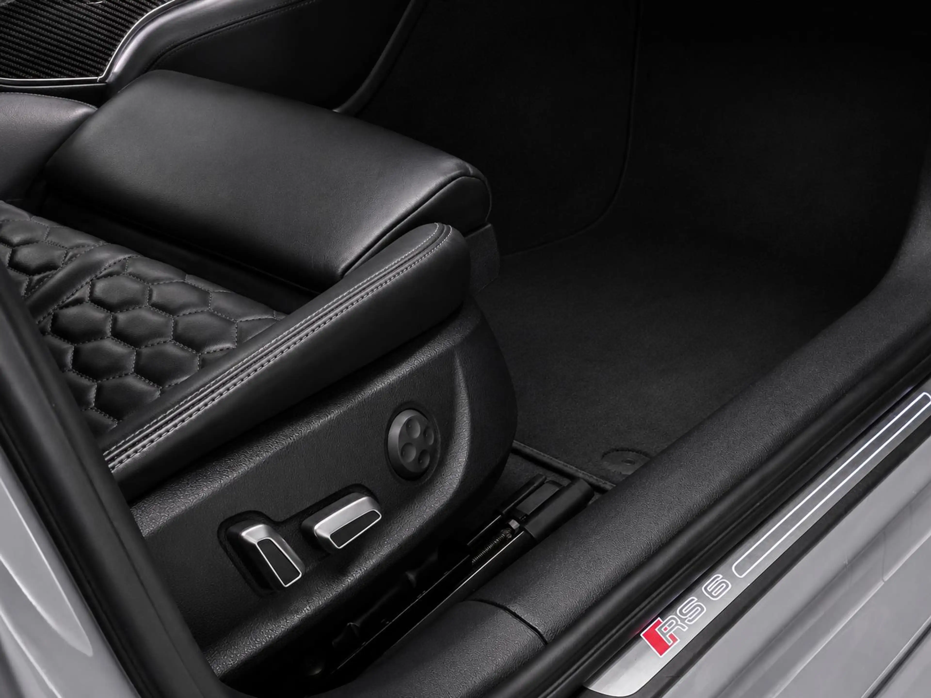 Audi RS6 Avant RS6 quattro perfomance Carbon Alcantara-Heme — photo 15