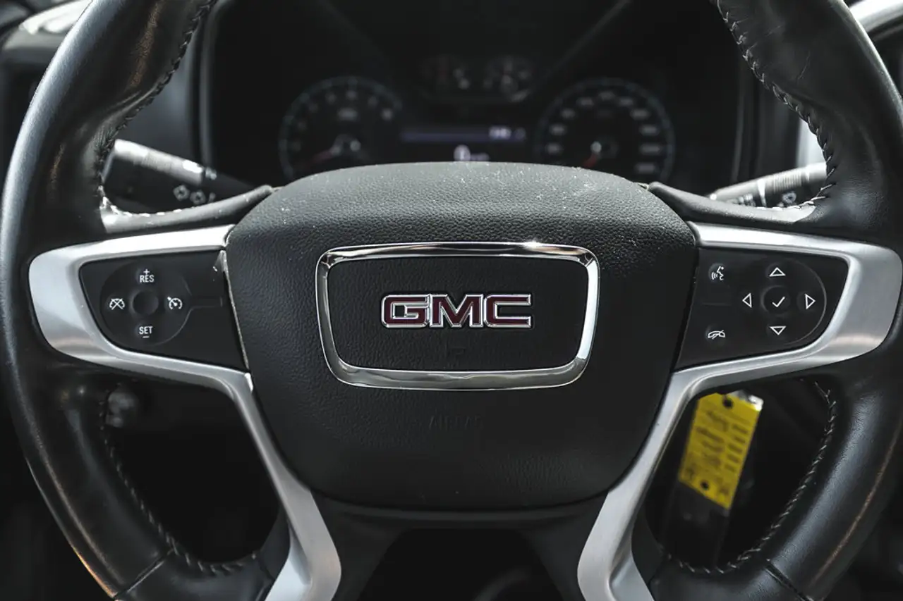 GMC Canyon снимка GMC Canyon