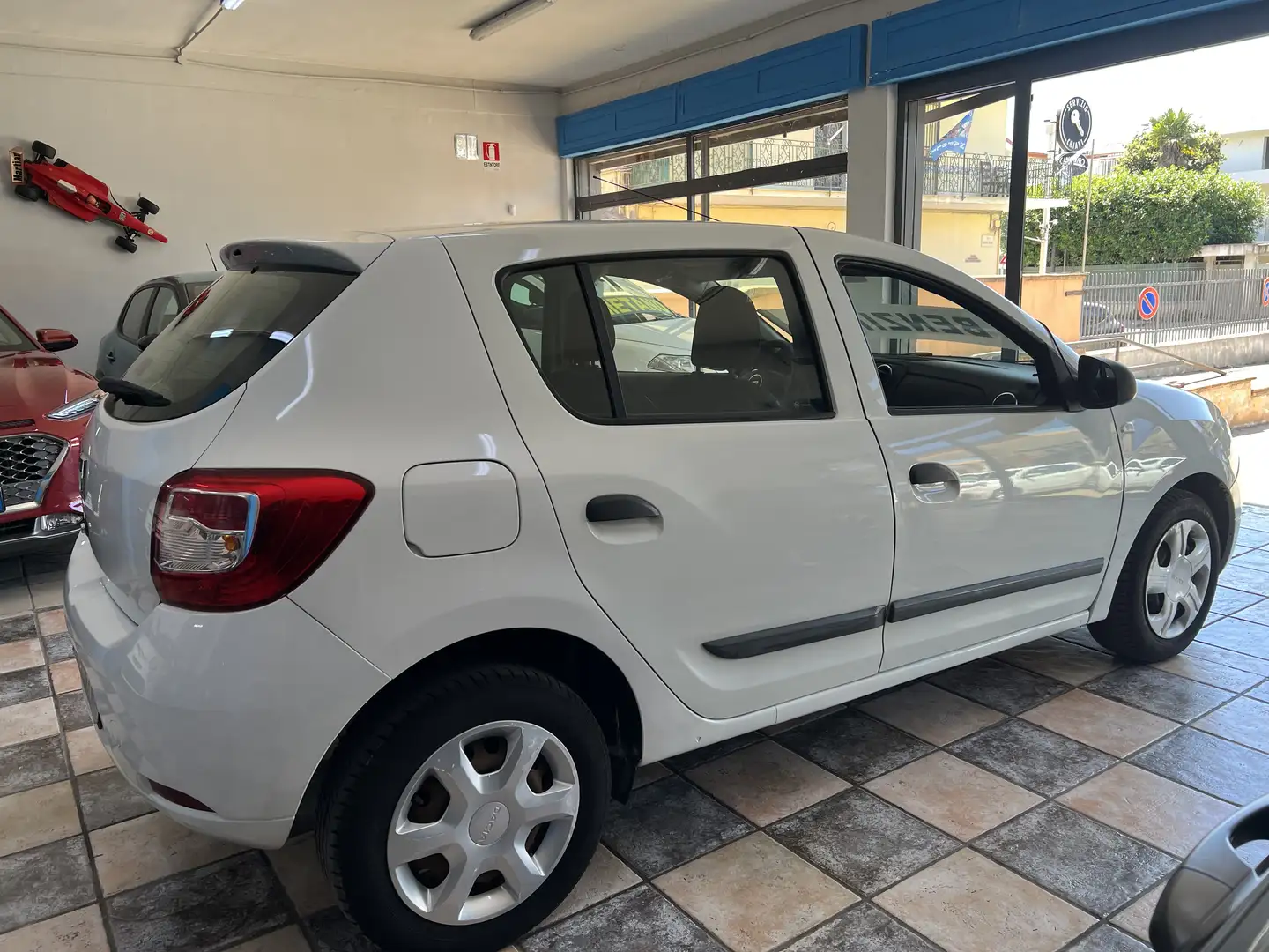 Dacia Sandero 1.2 Laureate 73cv E6 - 1