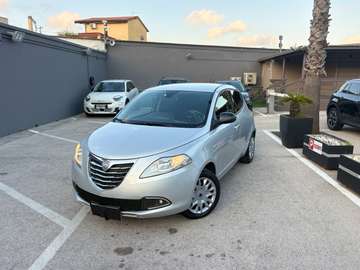 Ypsilon 1.2 8v Silver c/clima Gpl 69cv