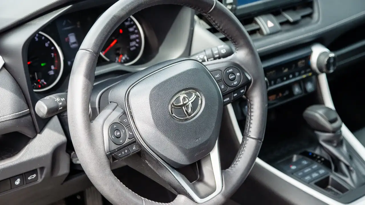 Toyota RAV 4 снимка Toyota RAV 4