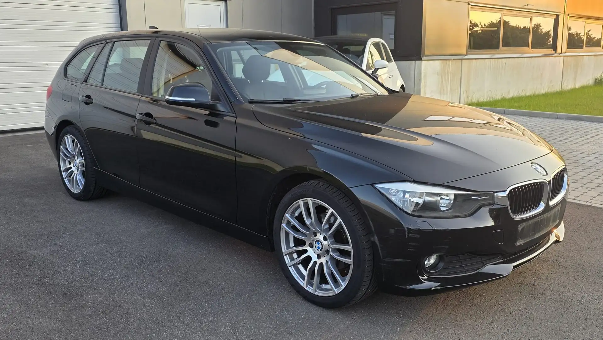 BMW 316 Touring d Nero - 2