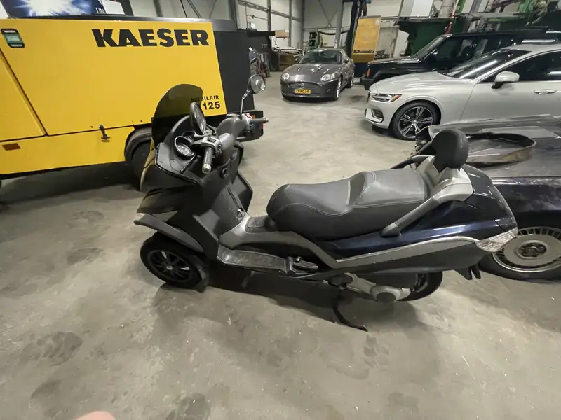 Piaggio MP3 250 - foto 2