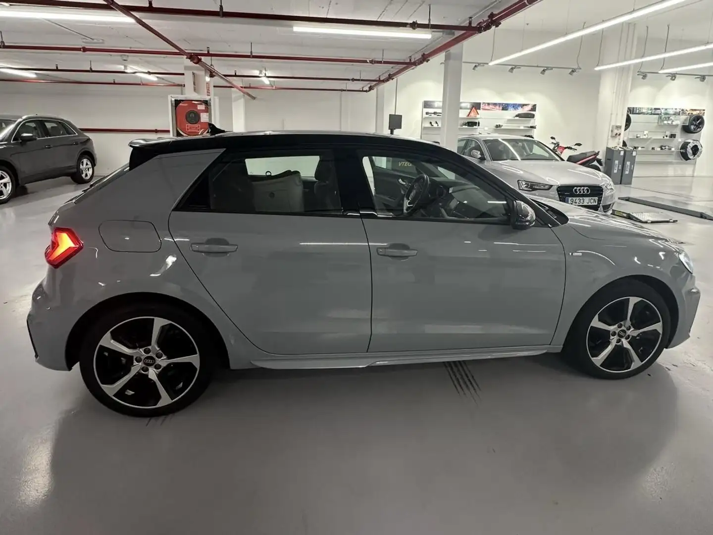 Audi A1 A1 Sportback 30 TFSI Adrenalin S tronic Adrenalin Gris - 2