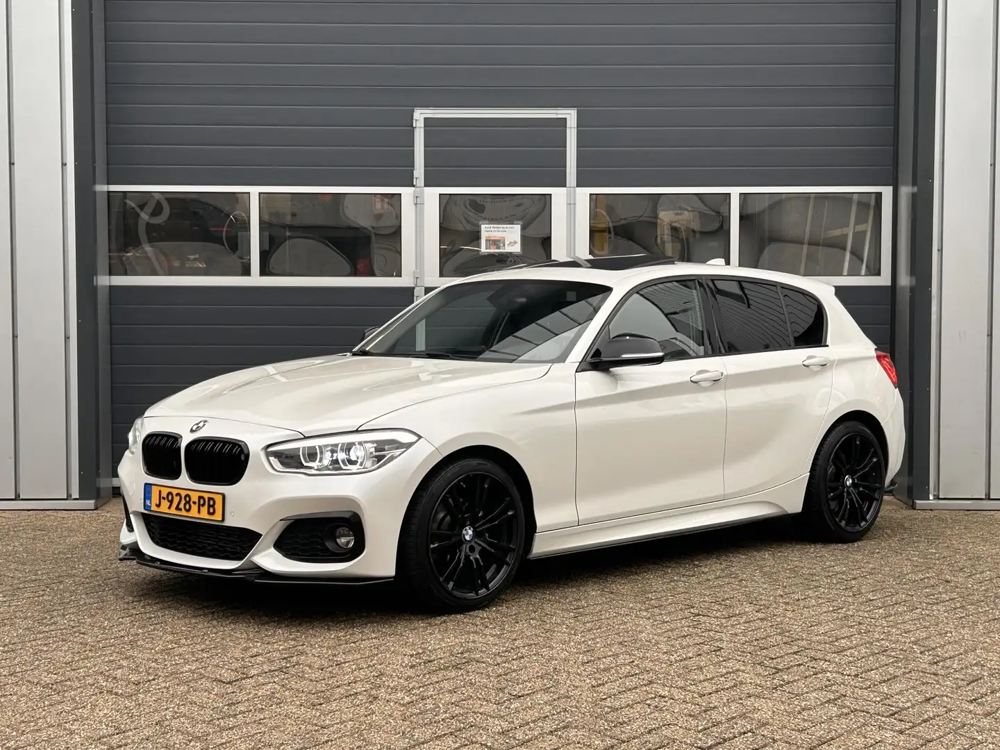 BMW 118 1-serie 118i High Executive | M pakket | Leder | P Blanc - 2