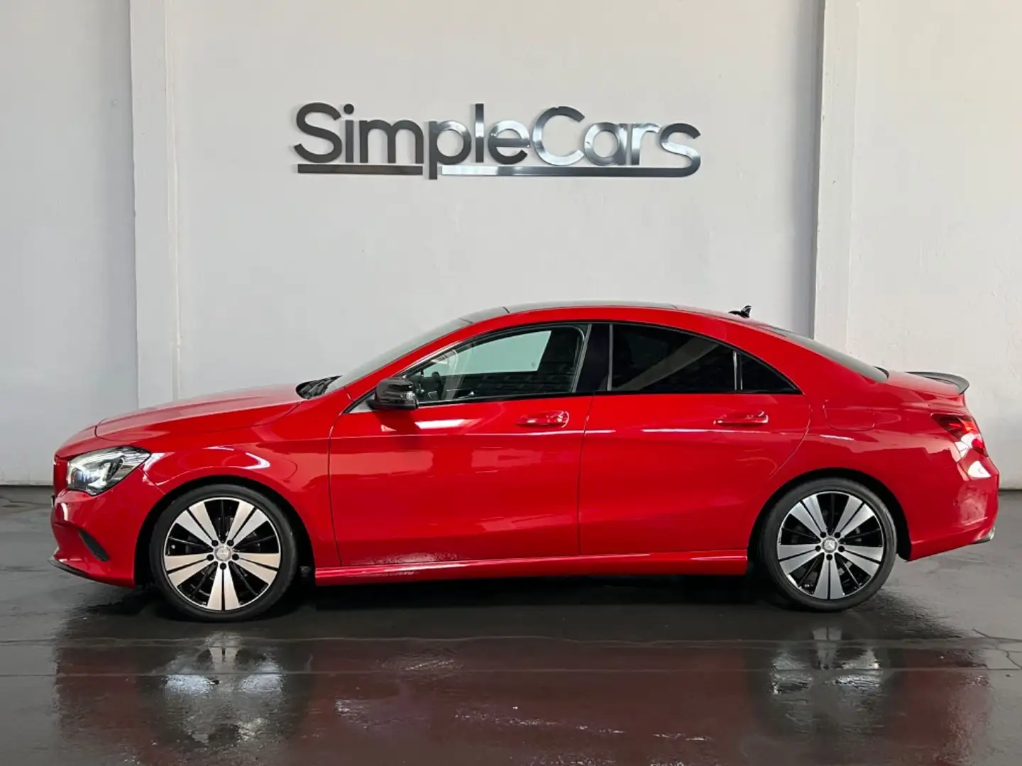 Mercedes-Benz CLA 180 *Leder *Kamera*Apple CarPlay*Tempo*Pano* Rouge - 2