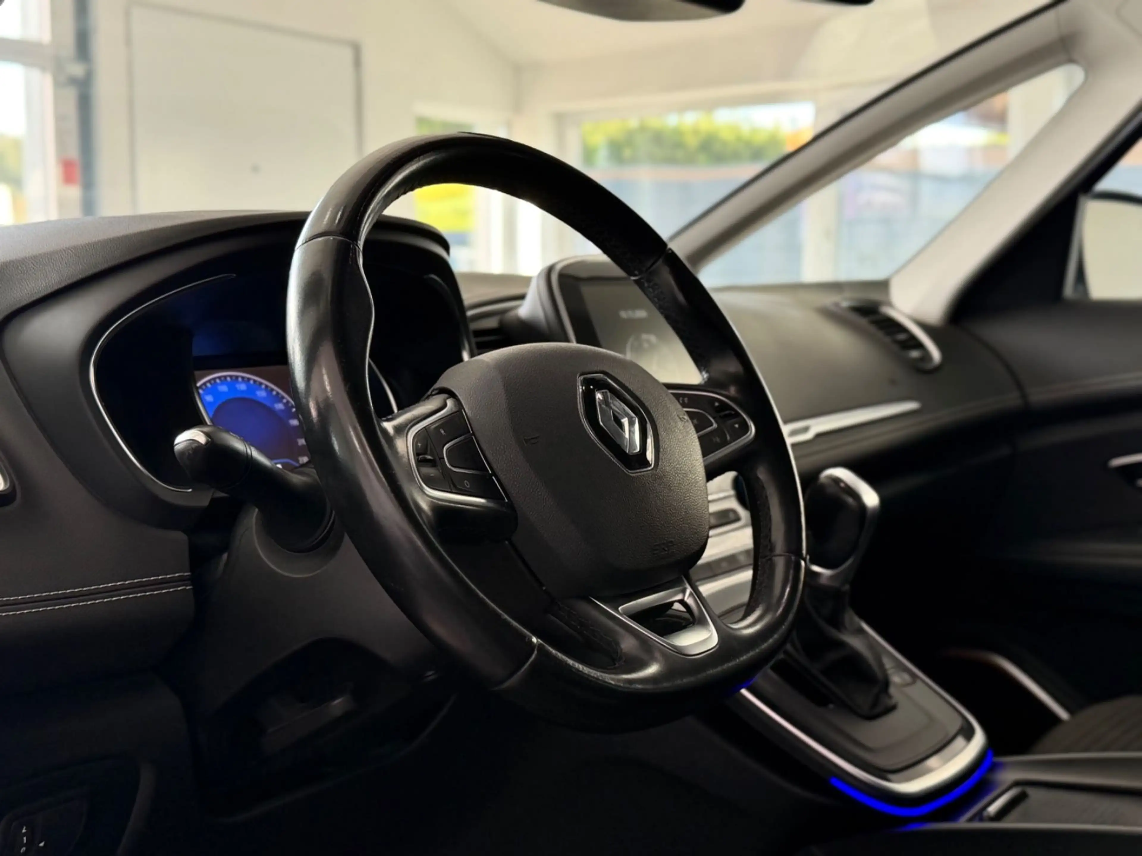 Renault Scenic IV Grand BOSE Edition/Aut/Kamera/Navi/Pan — photo 11