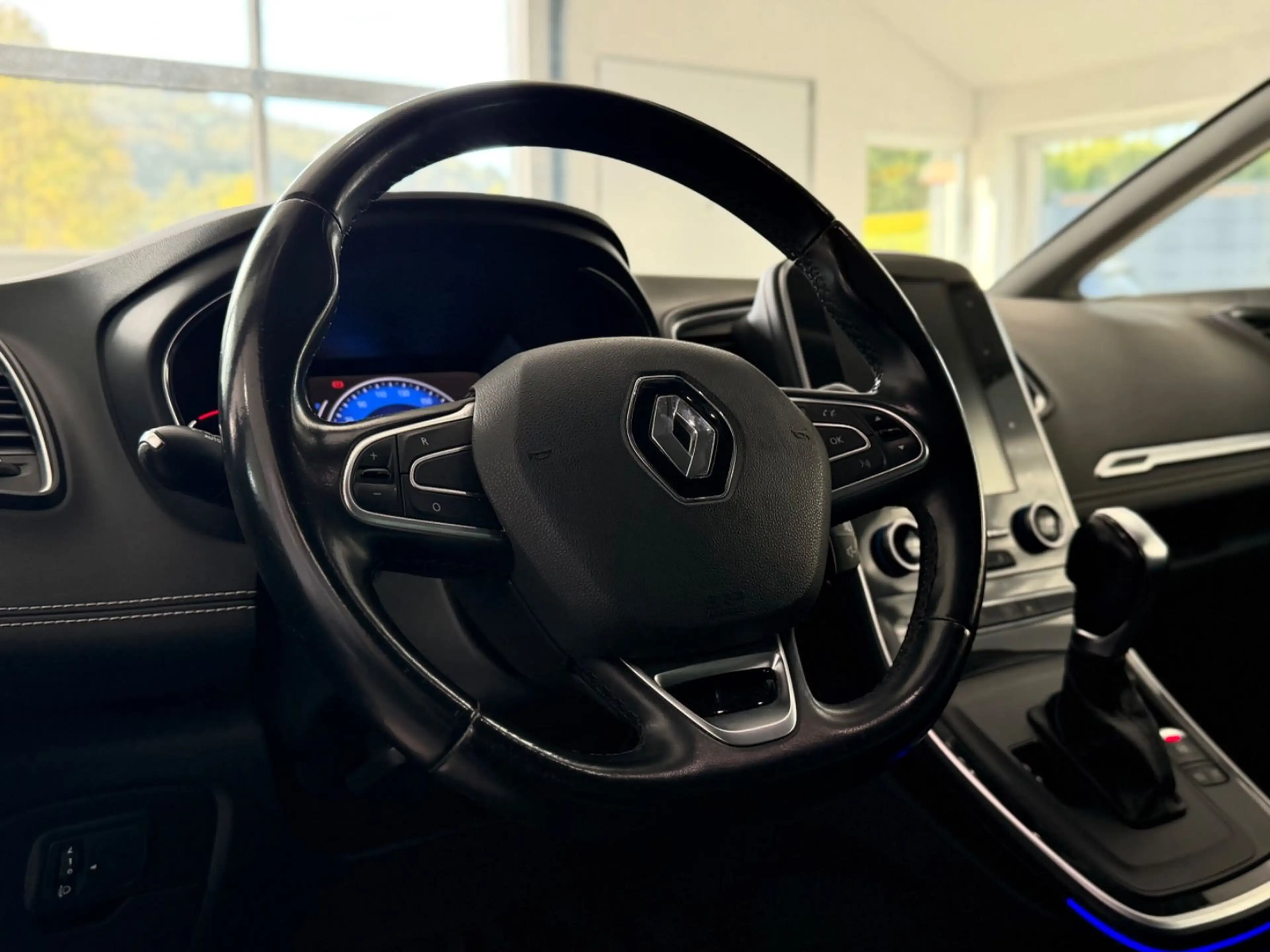 Renault Scenic IV Grand BOSE Edition/Aut/Kamera/Navi/Pan — photo 12