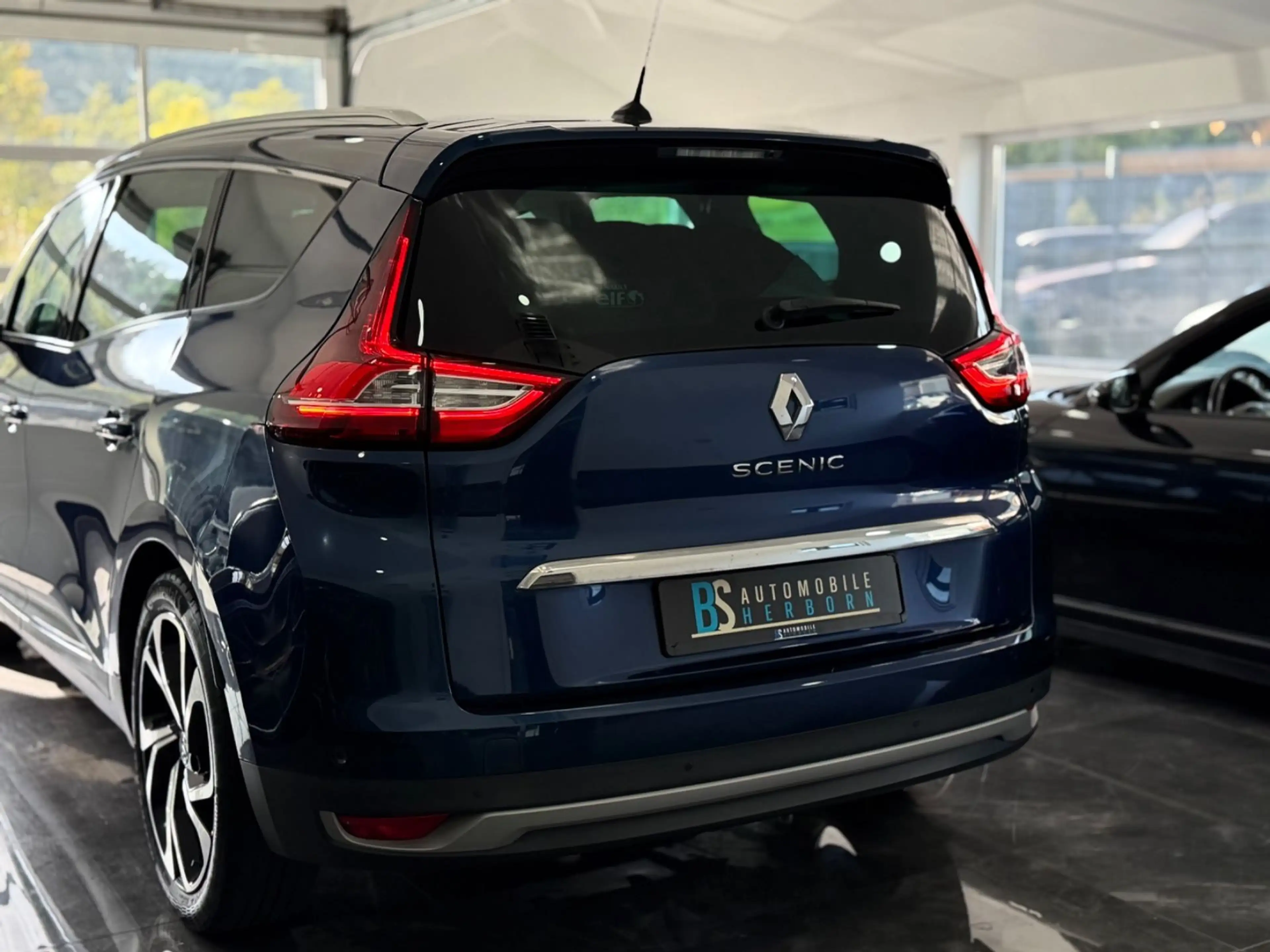 Renault Scenic IV Grand BOSE Edition/Aut/Kamera/Navi/Pan — photo 8