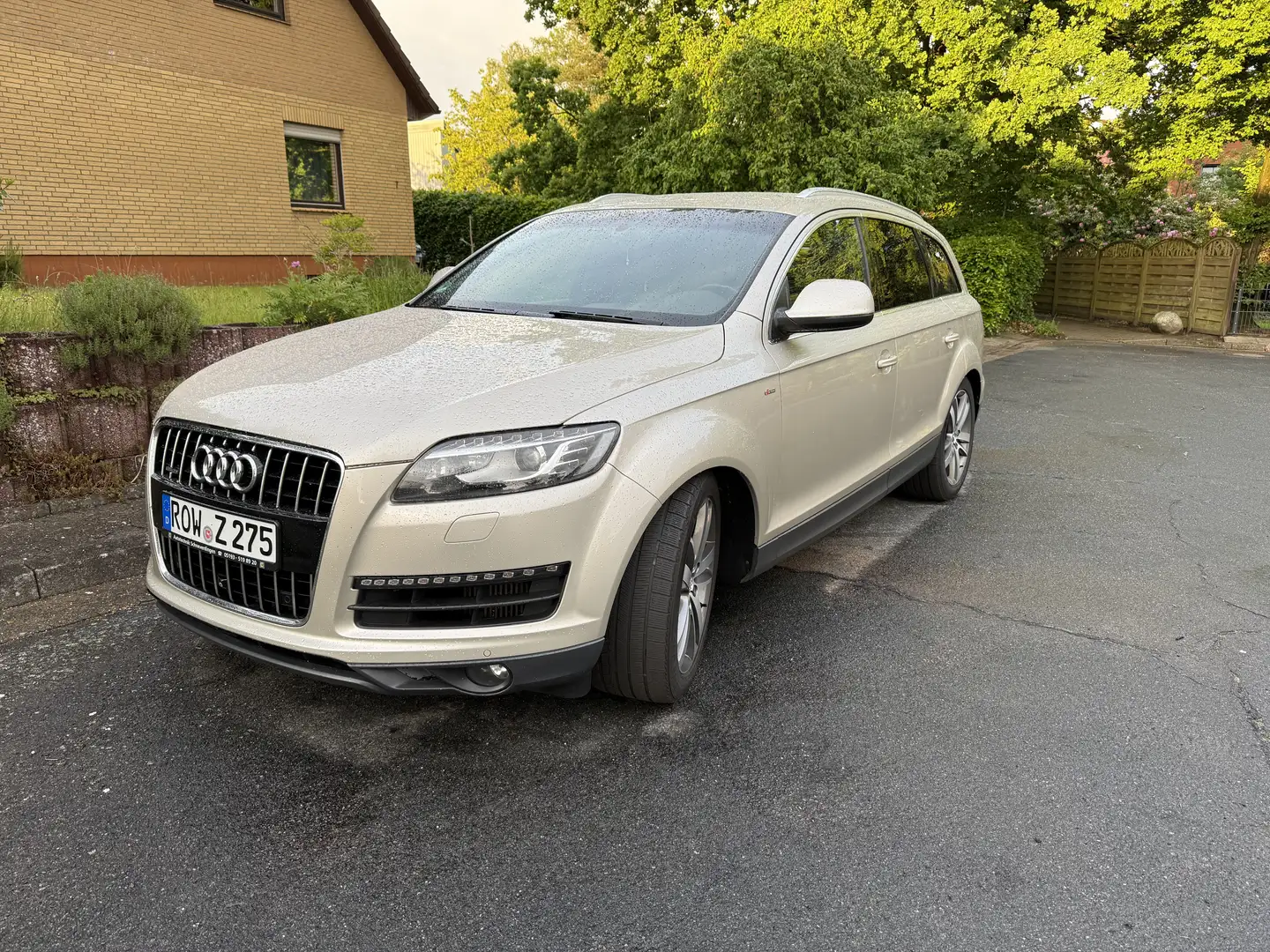 Audi Q7 3.0 TDI / Automatik/ Navi/ 7Sitzer/ AHK/ Xenon Beige - 1