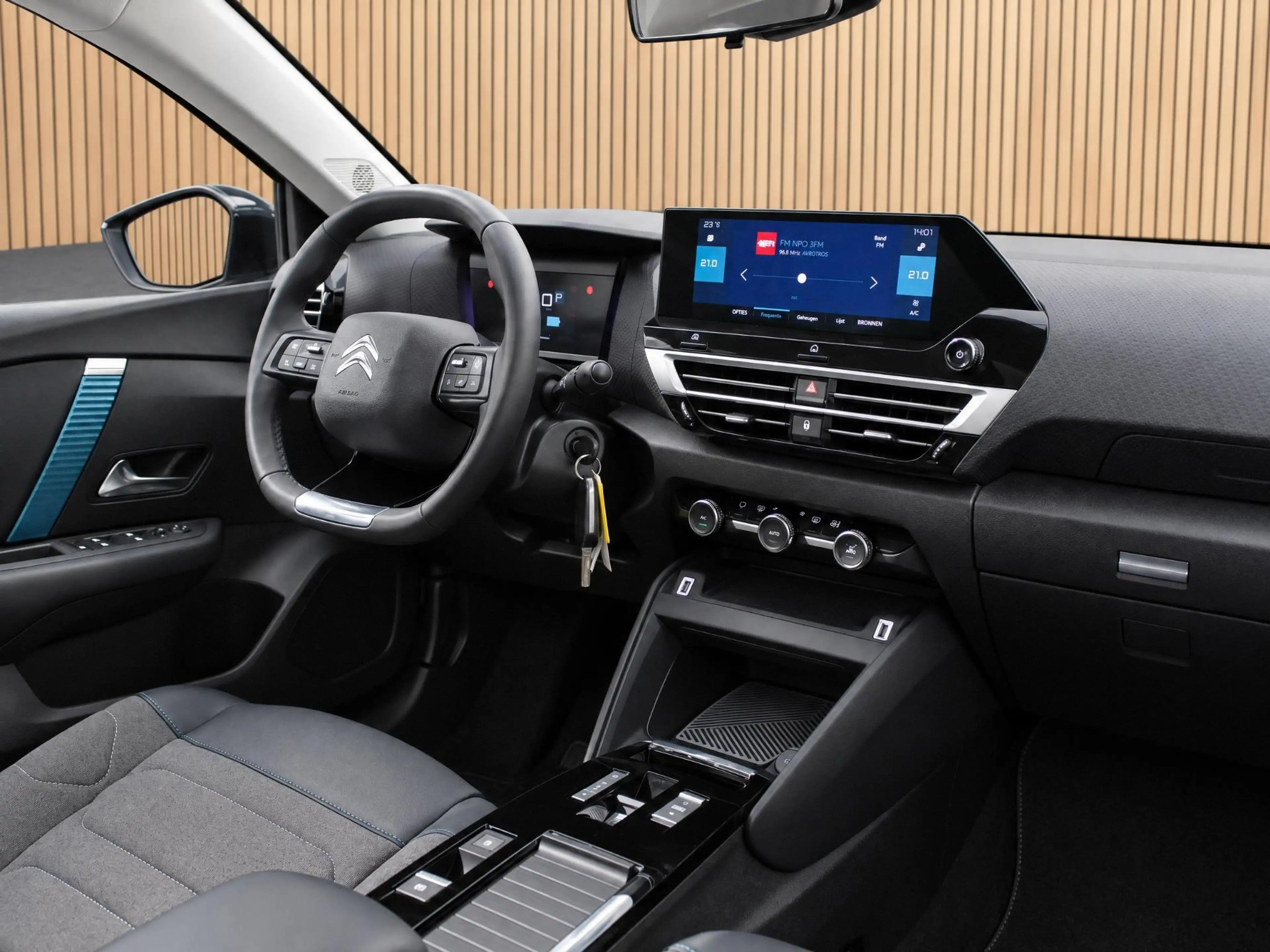 Citroen E-C4 Electric You 136pk 50 kWh | Camera/Navi/Climate — photo 3
