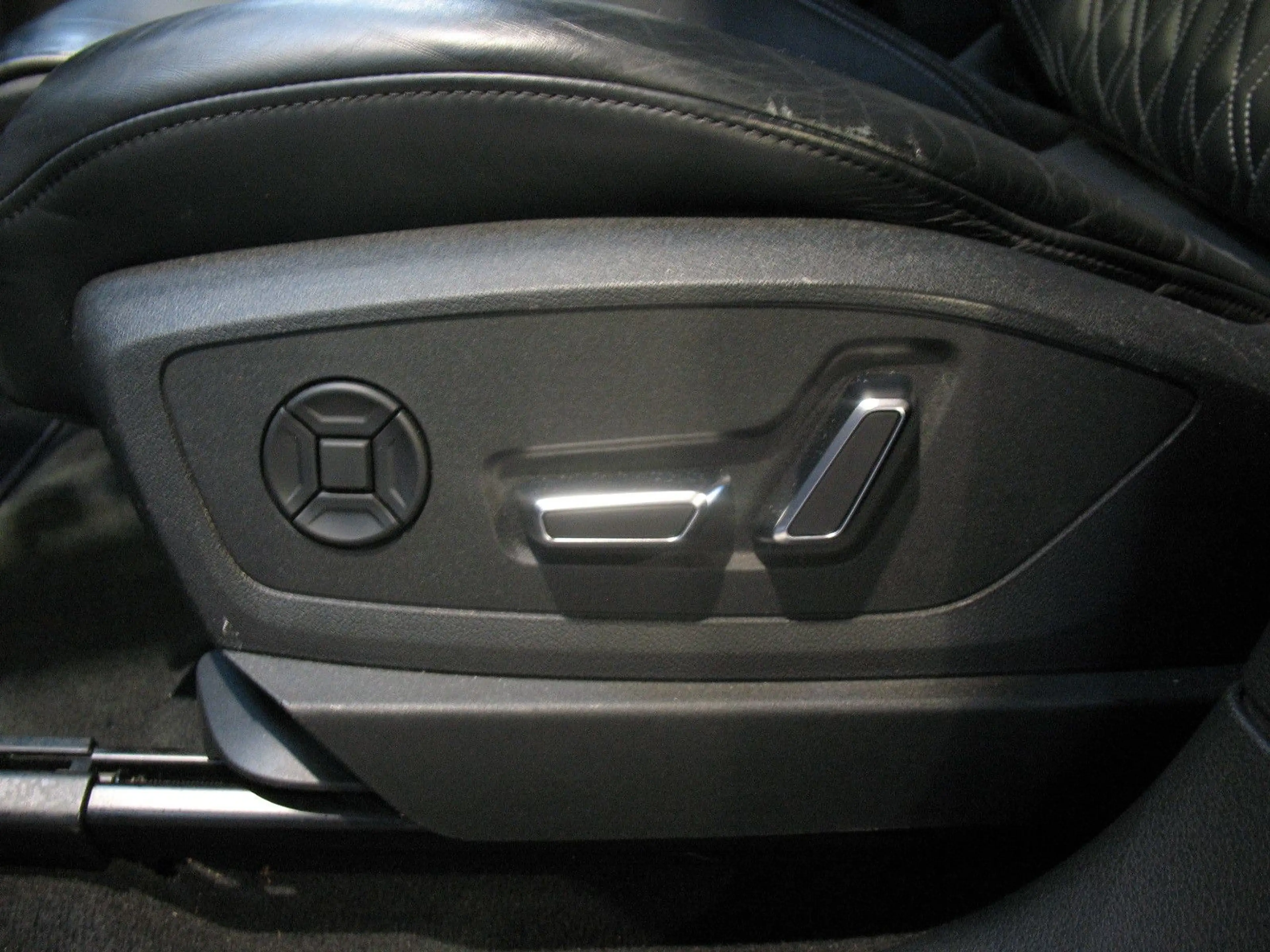 Audi SQ8 e-tron Sportback S quattro *LEDER*LED*AHK* — photo 14