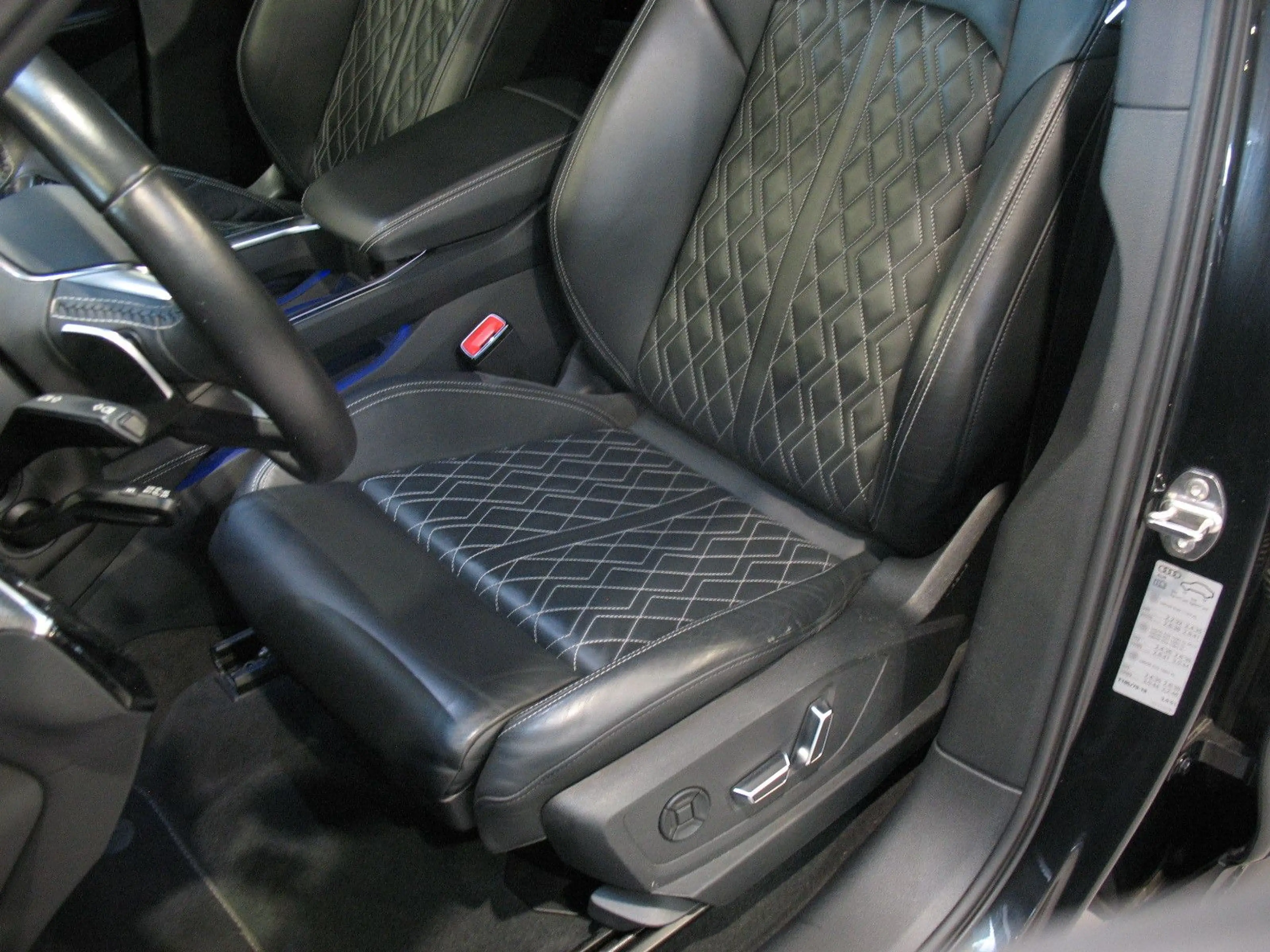 Audi SQ8 e-tron Sportback S quattro *LEDER*LED*AHK* — photo 13