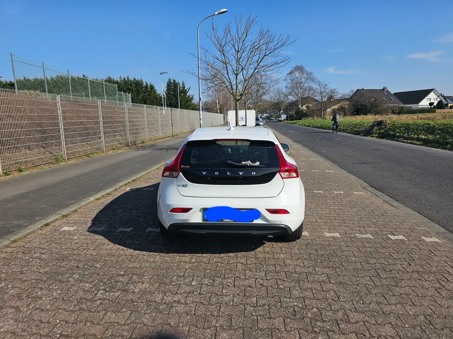 Volvo V40 V40+T2Momentum Alb - 2