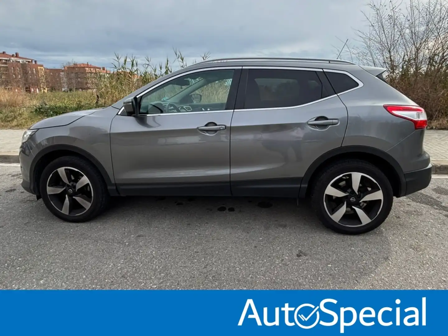 Nissan Qashqai 1.5dCi N-Connecta 4x2 Gris - 1