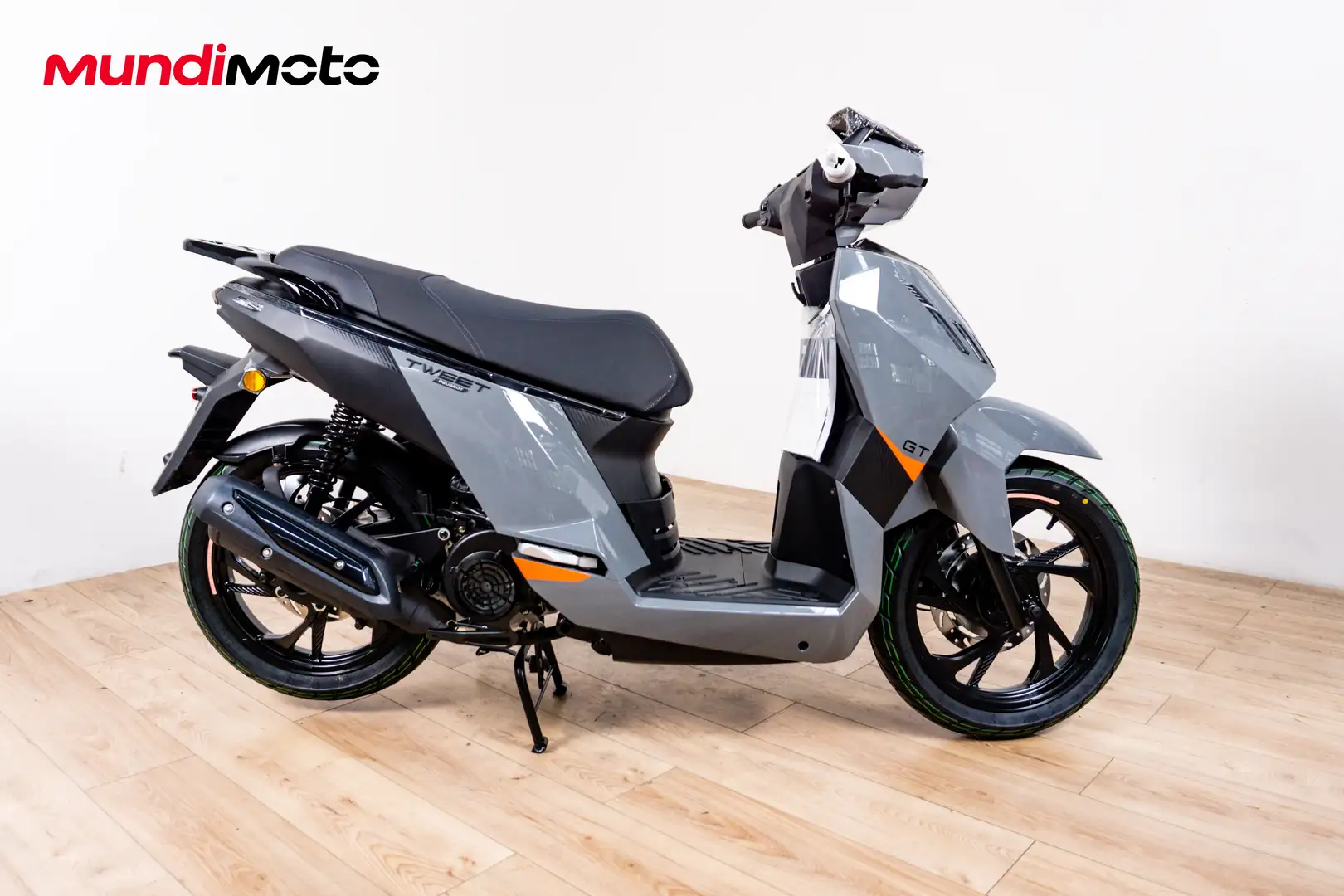 Peugeot Tweet - 1