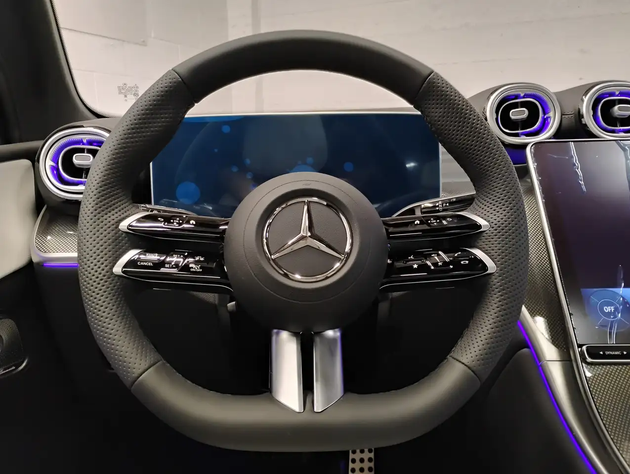 Mercedes-Benz GLC снимка Mercedes-Benz GLC
