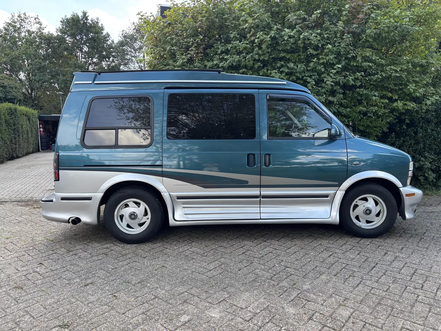 Chevrolet Astro Van 2WD - 2