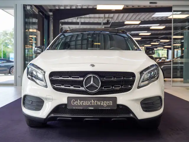 Mercedes-Benz GLA view 7