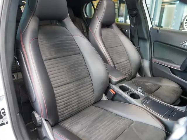 Mercedes-Benz GLA view 9