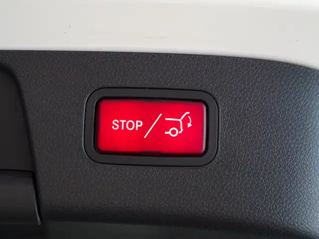Mercedes-Benz GLA view 15