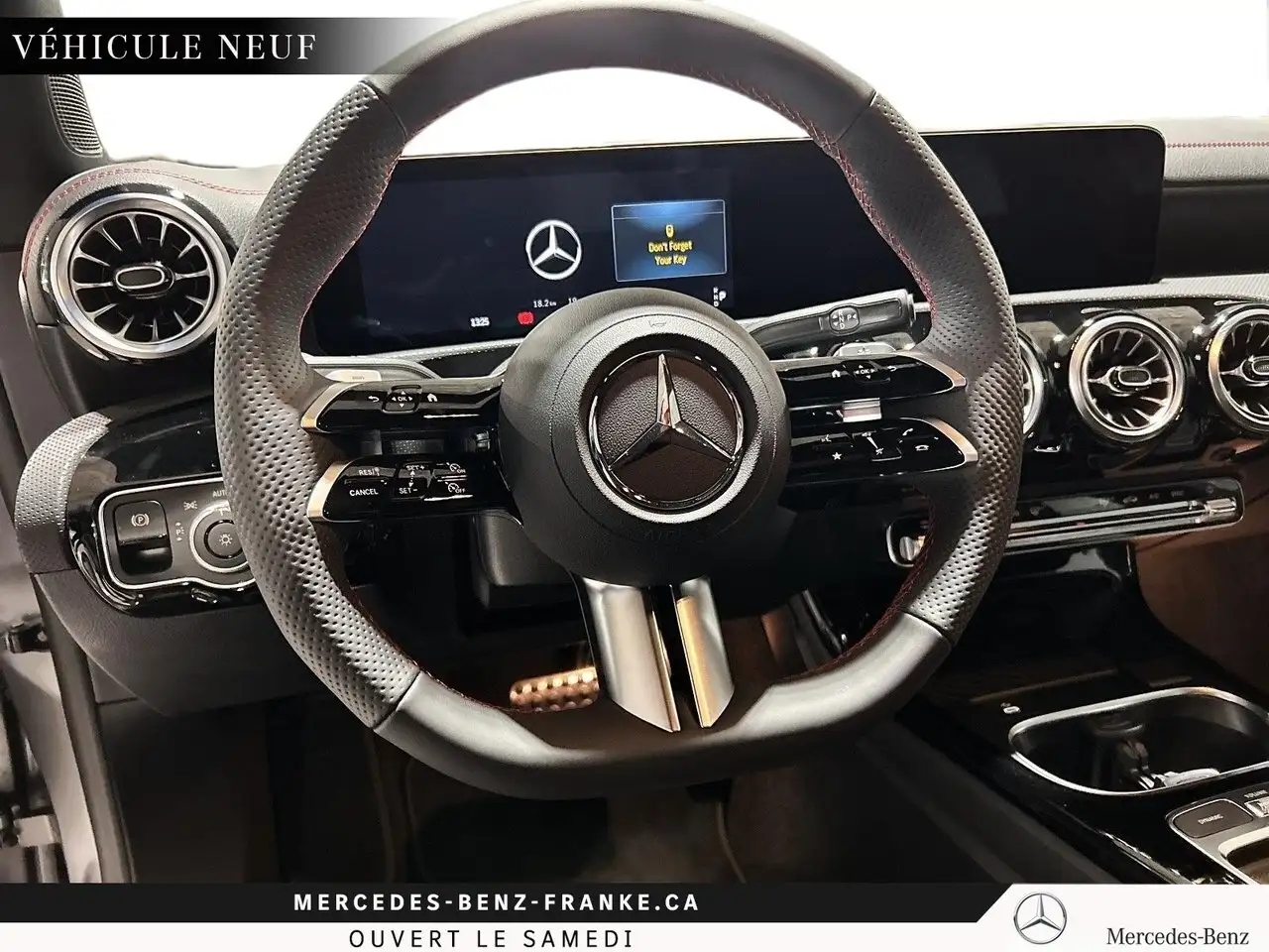 Mercedes-Benz CLA снимка Mercedes-Benz CLA