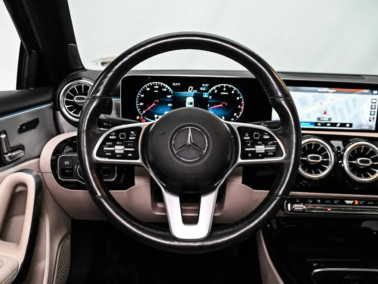 Mercedes-Benz A-Class снимка Mercedes-Benz A-Class
