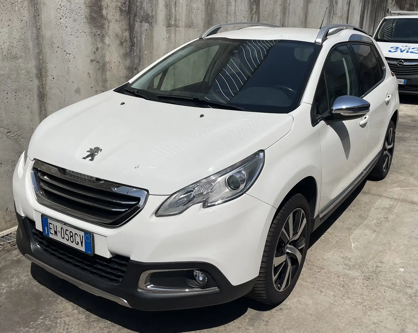 Peugeot 2008 1.6 e-hdi 8v Feline s&s 115cv - 1