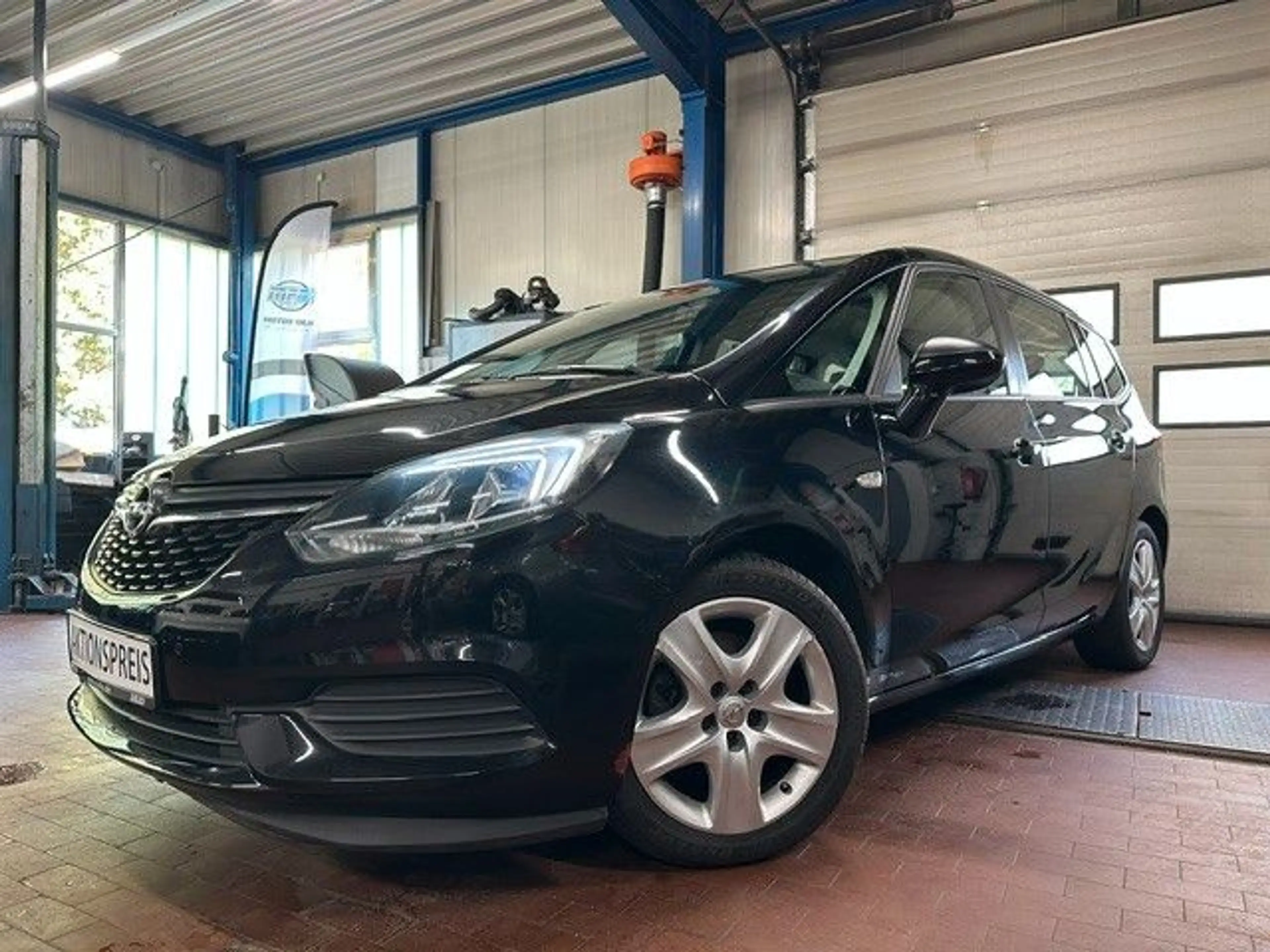 Opel Zafira C Edition/LED/Navi/AHK/Sitzhzg/Tempomat