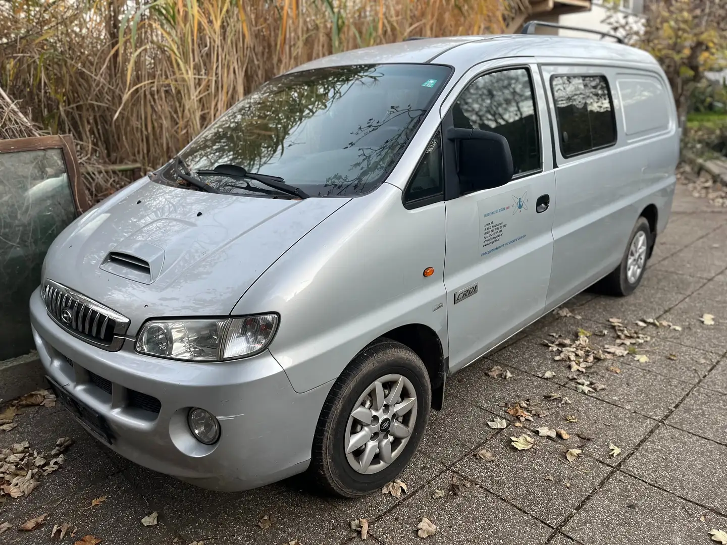 Hyundai H-1 Silber - 2