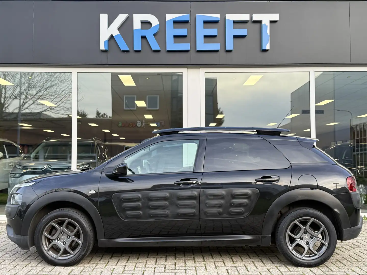 Citroen C4 Cactus 1.2 PureTech W Cruise | Airco Zwart - 2