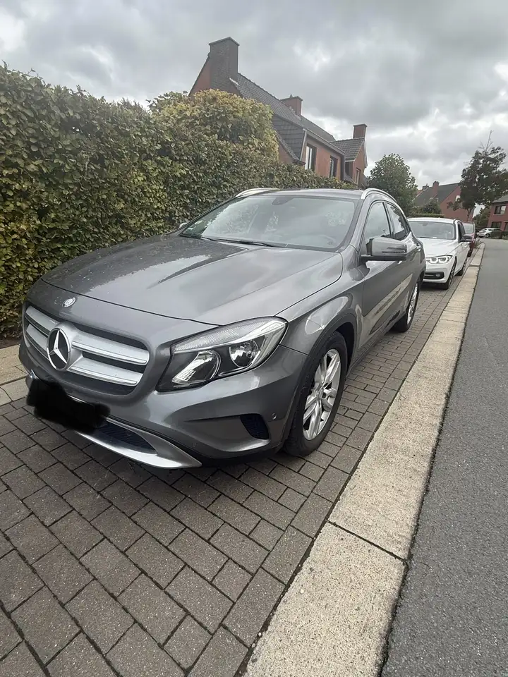 Mercedes-Benz GLA 200