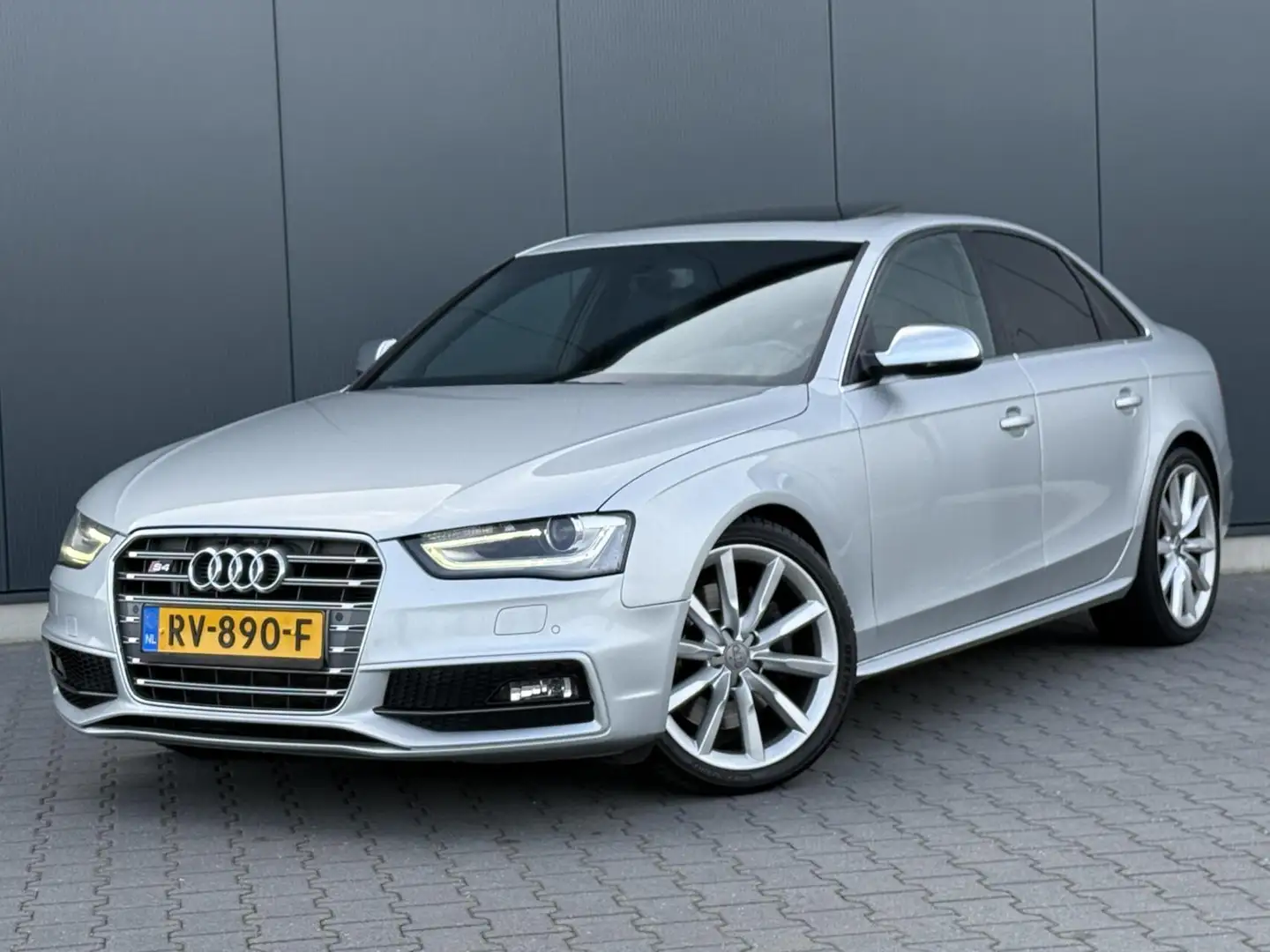 Audi S4 3.0 TFSI Quattro 333PK Schuifdak - Carbon - Bang & Grau - 1