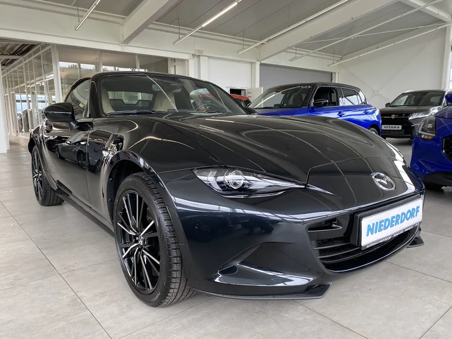 Mazda MX-5 2.0 Kazari Leder, Navi, Kamera, Bose Schwarz - 1