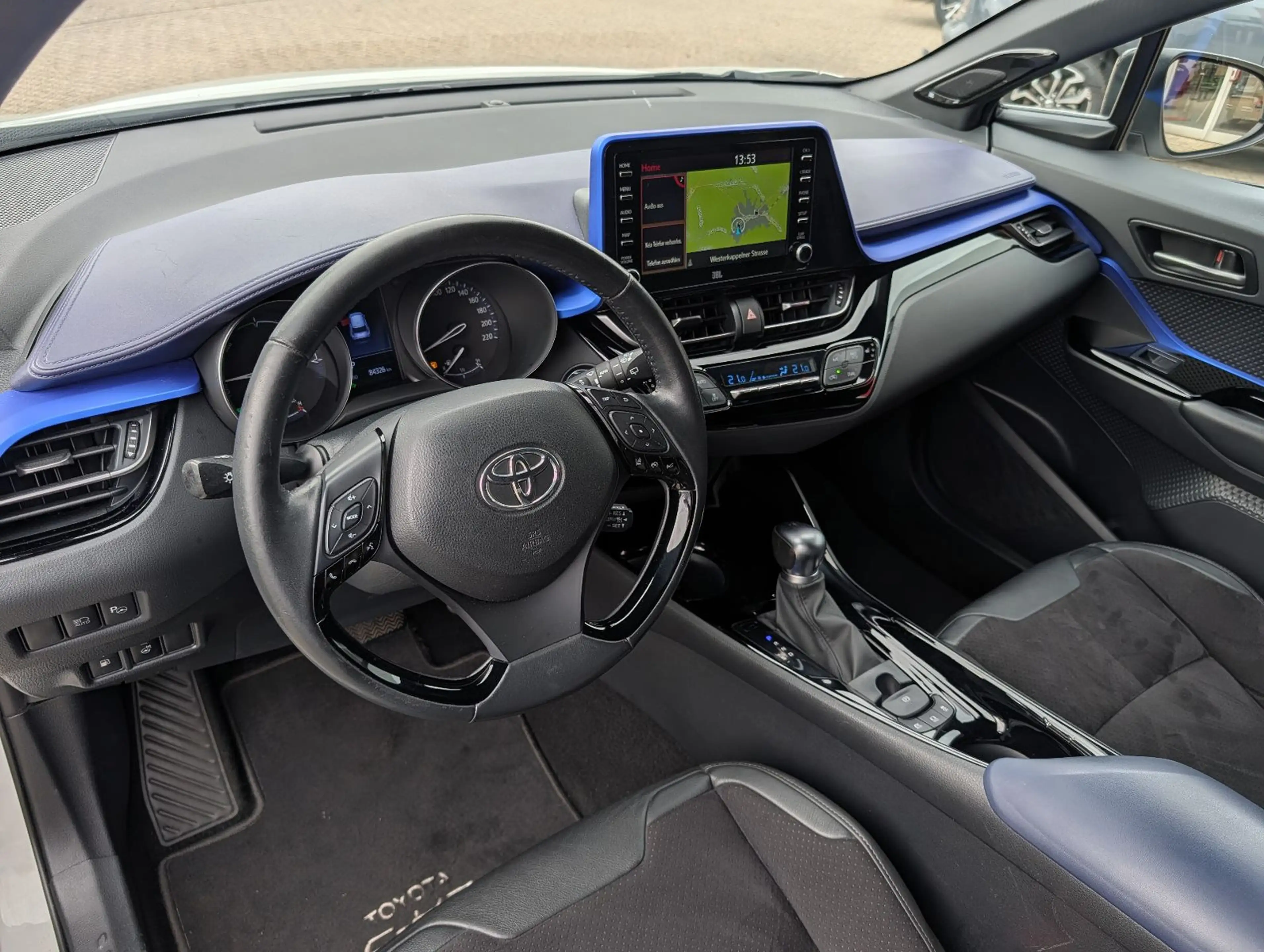 Toyota C-HR 2.0-l-VVTi Hybrid Style Selection *JBL* — photo 12