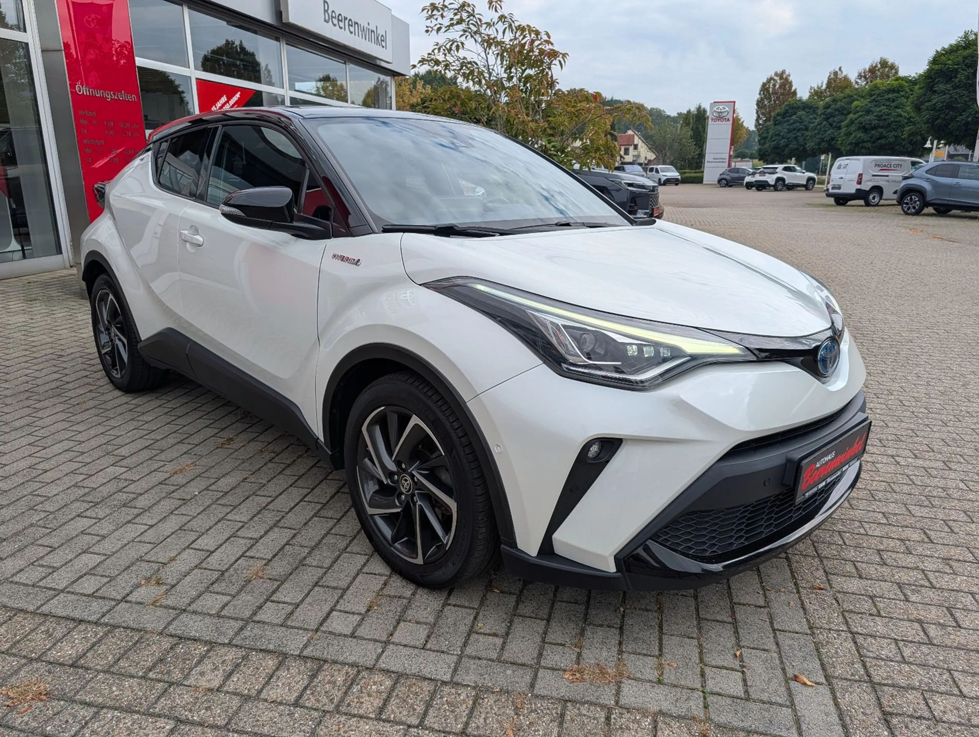 Toyota C-HR 2.0-l-VVTi Hybrid Style Selection *JBL* — photo 7
