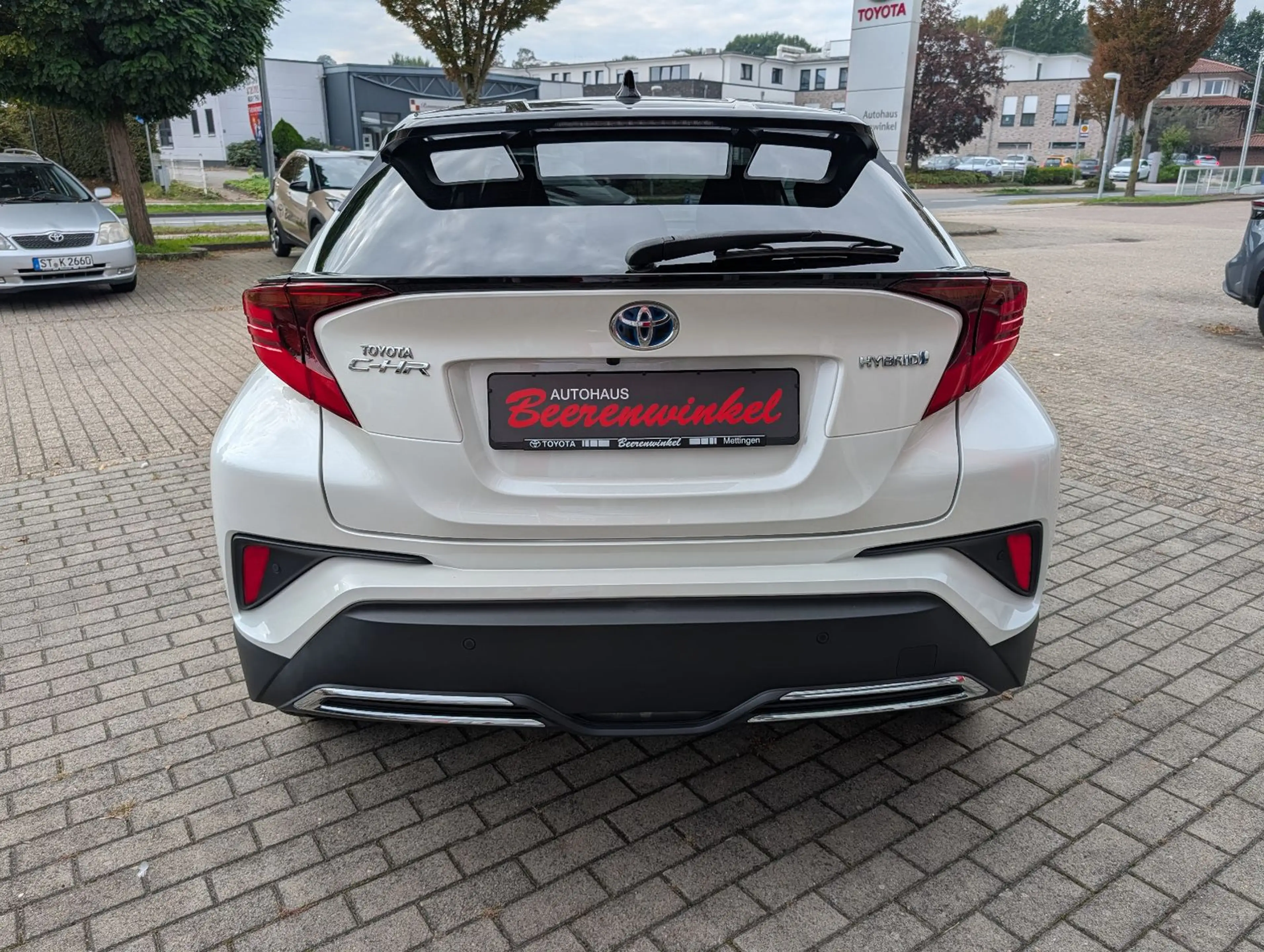 Toyota C-HR 2.0-l-VVTi Hybrid Style Selection *JBL* — photo 4