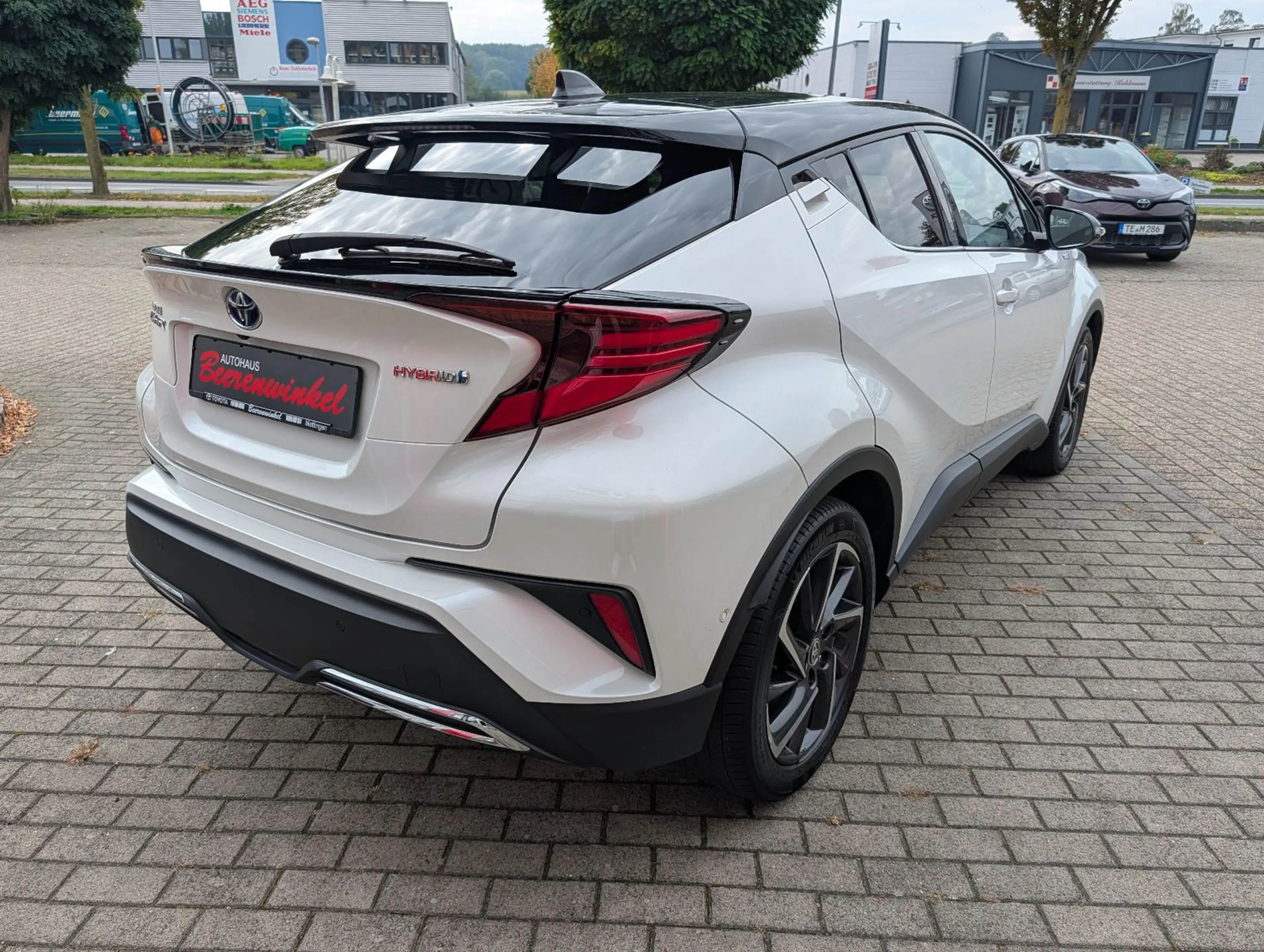 Toyota C-HR 2.0-l-VVTi Hybrid Style Selection *JBL* — photo 5