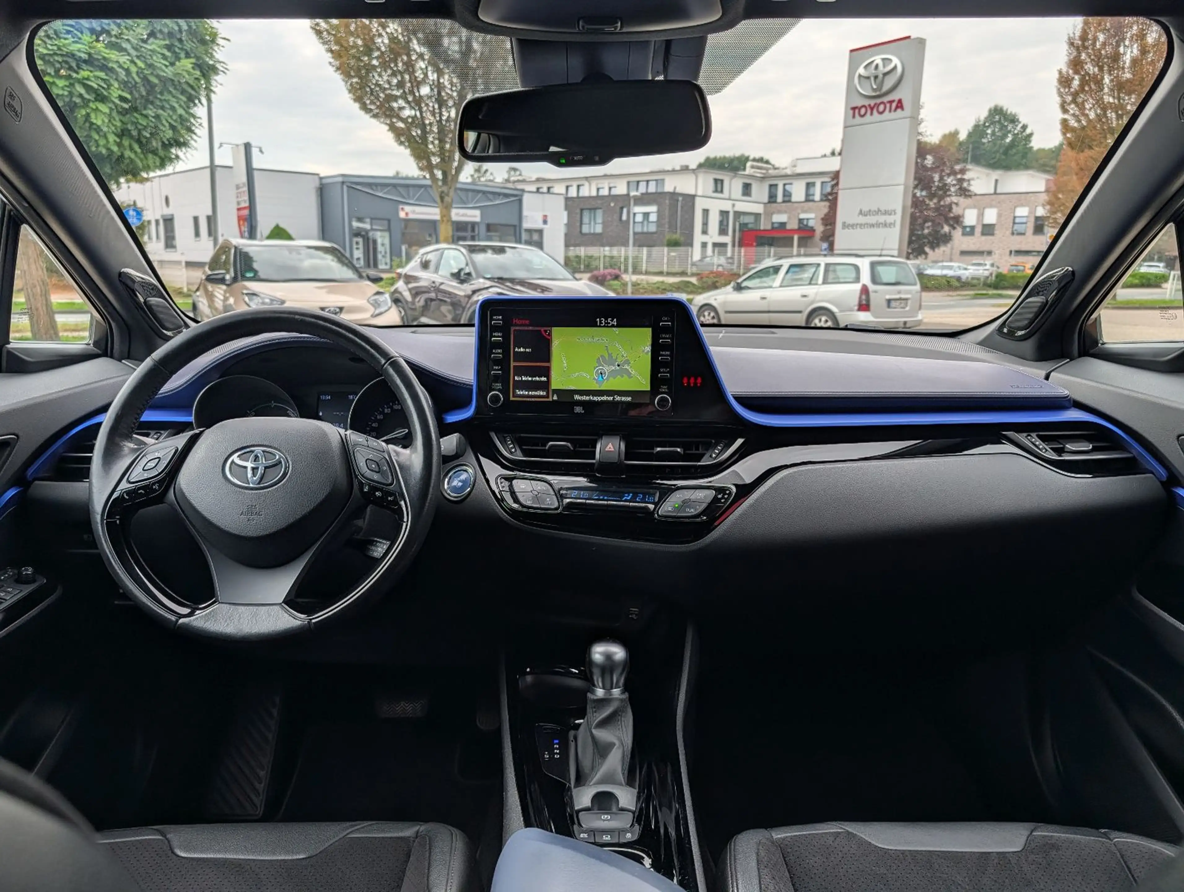 Toyota C-HR 2.0-l-VVTi Hybrid Style Selection *JBL* — photo 17