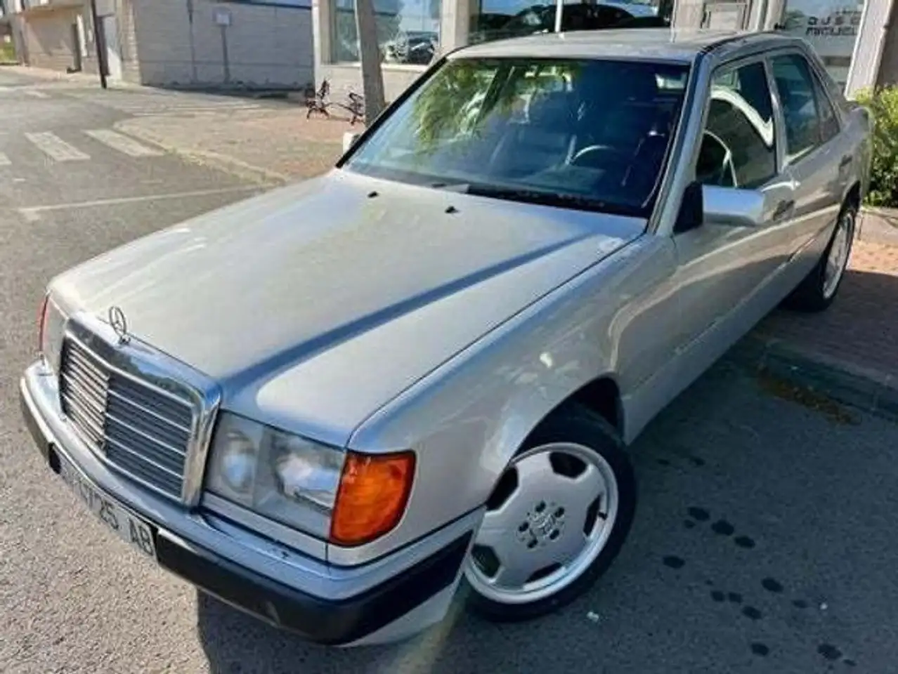 Mercedes-Benz E 300 D Turbo 4Matic, foto 2