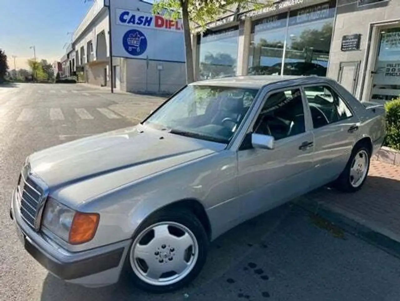Mercedes-Benz E 300 D Turbo 4Matic, foto 1