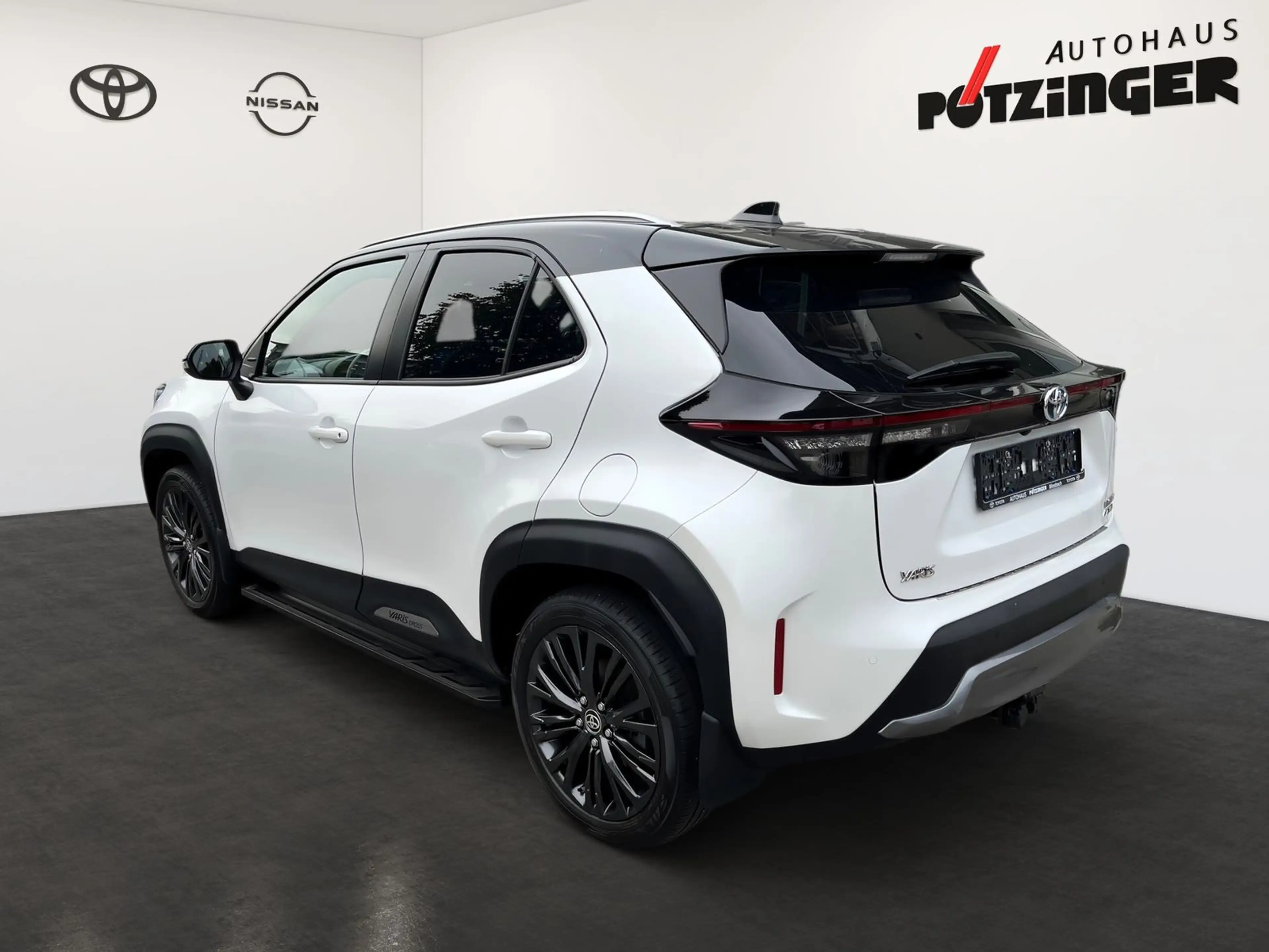 Toyota Yaris Cross 1.5Hybrid AWD-i Adventure,Matrix,HUD — photo 4